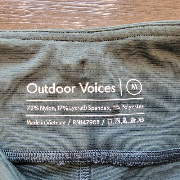 Outdoor Voices x Peloton Capri Leggings in Green Size Medium - Picture 4 of 8